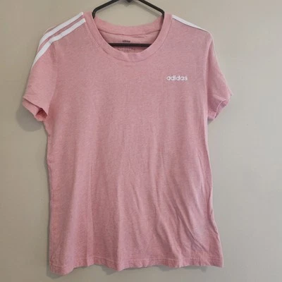 Camiseta Adidas Niños Grande Rosa Claro Con Logo Blanco y Mangas A Rayas Blancas Foto 1 de 4