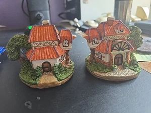 2 Miniature House Cottage Style Home Decor Display Town Village Prop David  - Picture 1 of 4