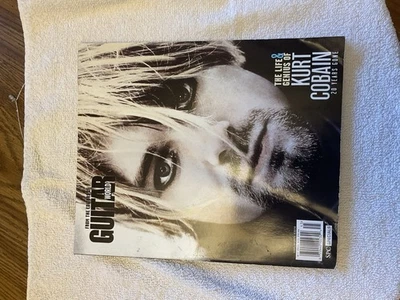 Guitar World: The Life & Genius of Kurt Cobain 20 Years Gone.  Display Magazine Foto 1 de 4