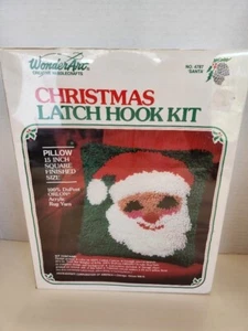 Kit de gancho con pestillo de Navidad Wonder Art 15" almohada cara de Santa - Imagen 1 de 4