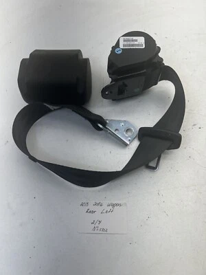 Retractor de cinturón de seguridad trasero izquierdo Volkswagen Jetta Sportwagen 2010-2014 OEM. Foto 1 de 4