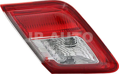 Lanterna traseira interna lateral do motorista Toyota Camry 2010-2011 - Imagem 1 de 4