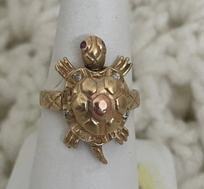 14K Yellow Gold Turtle Ring Movable head, legs, tail & Secret compartment7.46 gr - Image 1 of 4