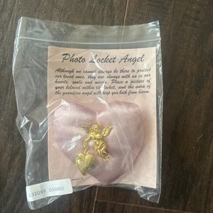 Love Guardian Angel Photo Locket Brooch Pin - Picture 1 of 2