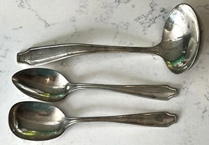 "Lote de 2 cucharas de té Wallace AI y 1 placa de plata de carga extra Wallco monograma ""W"" - Imagen 1 de 14
