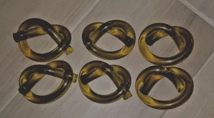Vintage Dorothy Thorpe Brezel Knoten Lucite Acryl Servietten Ring Halter 3X2,5 Zoll - Bild 1 von 5
