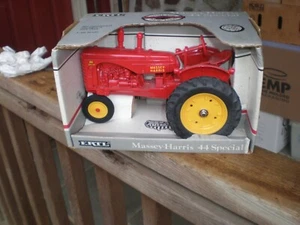 ERTL Massey Harris 44 Special Tractor - Model 1115 1/16 Cast Iron NIB USA - Picture 1 of 7