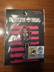 2023 SDCC Exclusive Little Shop of Pins Monster High Clawdeen Pin LE 200 - Bild 1 von 2