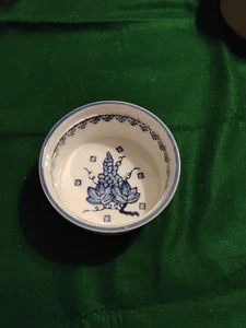 Vintage Round Souffle Casserole Dish, White With Blue Grapevines, 6-1/2" X 3"H - Picture 1 of 5