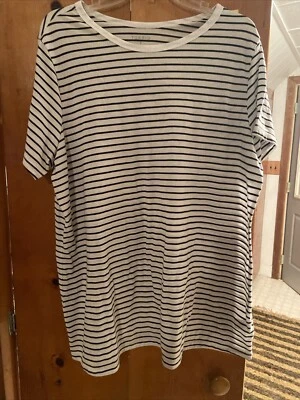 Camiseta Torrid Crop Talla Grande 2x Relajada Firma Jersey Rayas Cuello Redondo Negra Foto 1 de 4