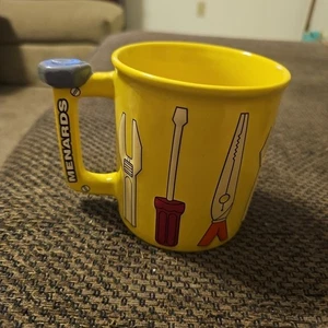 Menards großer Kaffeebecher 14 Unzen Gelb 3D Tools Zangenschlüssel Schraubendreher 2023 - Bild 1 von 9