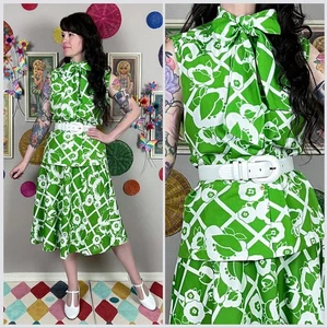 Vintage 1970s Lime Green 2-Piece Sleeveless Top and Skirt Set | 31"-32" Waist - Picture 1 of 5