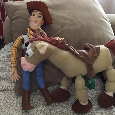 Toy Story Woody puxar corda falando (não funciona) com cavalo alvo posável - Imagem 1 de 4