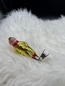 Antiguo adorno de árbol de Navidad de vidrio - un niño en un disfraz de payaso - Imagen 1 de 4