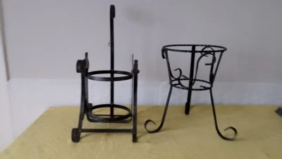 ferro battuto porta bottiglione  bascucante e portavaso  ottime condizioni - Immagine 1 di 4