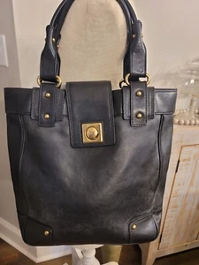 Banana Republic Black Leather Tote Bag Gold Flap Lock Classic Preowned - Picture 1 of 10