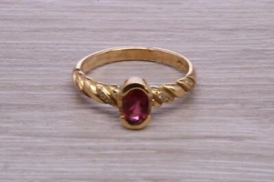 Rhodolite Garnet Gemstone set Yellow Gold Ring - Picture 1 of 9