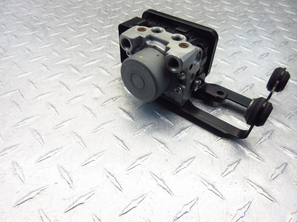 13-17 TRIUMPH DAYTONA 675 2014 UNIDAD ABS MÓDULO BOMBA FRENO FABRICANTE DE EQUIPOS ORIGINALES FUNCIONA Foto 1 de 1