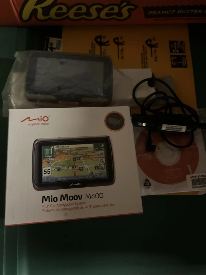 MIO Moov M400 Portable Car GPS Navigation Bundle Set 4.3" LCD Widescreen travel - Image 1 of 3