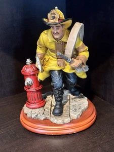 Fire Alarm Firefighter Figurine Vanmark 8/0733 Red Hats of Courage 1997 Vintage - Picture 1 of 5