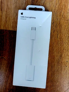 APPLE Adaptateur USB-C vers Lightning MUQX3ZM/A A2868 iPhone/iPad/CarPlay NEUF - Photo 1/7