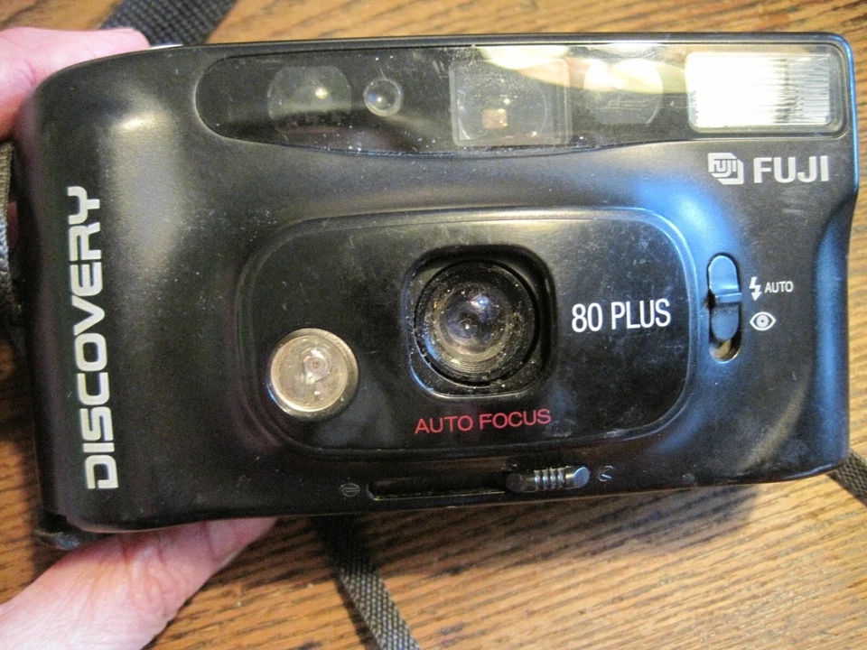 Fuji Discovery 80 PLUS  Point Shoot Camera Auto Focus-UNTESTED-FOR PARTS? - Image 1 of 1