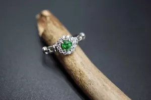 Pequeño Anillo Tsavorita Plata 925 Anillo Granate Verde Delicado Anillo de Plata Tsavorita - Imagen 1 de 9