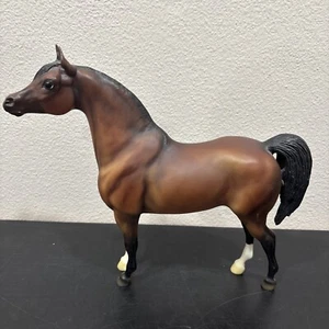 Breyer Molding Co Pferd 212 stolzer Araberhengst Witez II Bay Brown 1971-80 - Bild 1 von 8