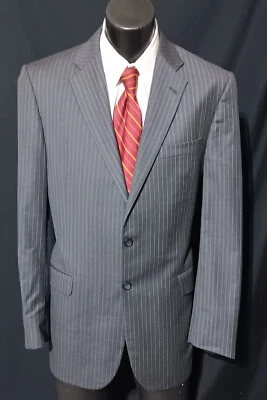 Terno listrado cinza Burberry 42L fabricado nos EUA - Imagem 1 de 4