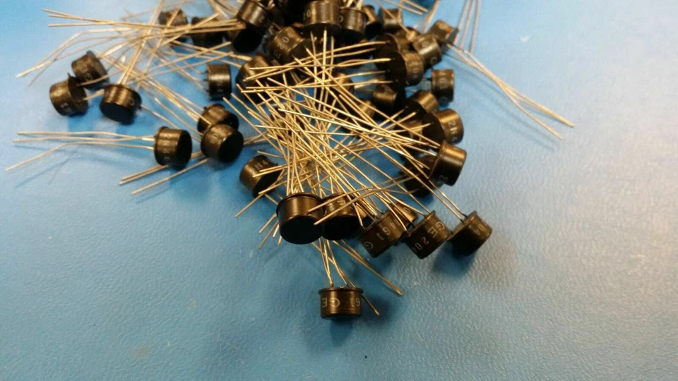 (2 PIEZAS) 2N461 GE (EQUAL NTE102) Trans GP BJT PNP 24V 0.15A 3 pines TO-5 Foto 1 de 1