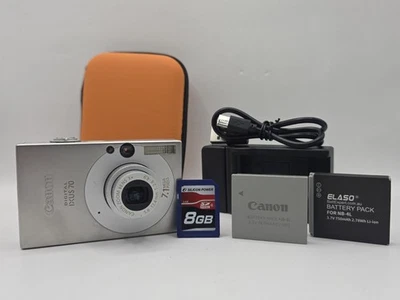 Canon Digital Camera IXUS 70 Powershot 7.1MP Silver Full Set with 2 batteries - Image 1 of 4