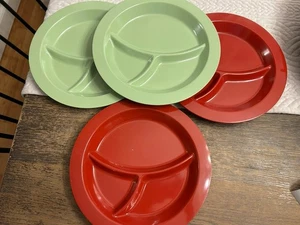 Divisore per bambini in ceramica fienile 4 piatti 3 ciotole melamina, rosso e verde - Foto 1 di 6