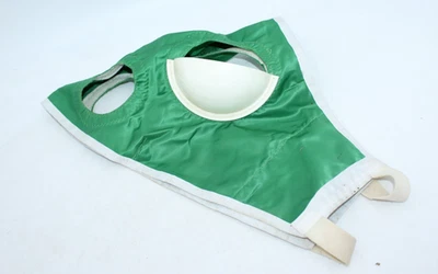 Capuz pisca-pisca de náilon vintage com copos cheios de vinil corrida de cavalos verde/branco BOM - Imagem 1 de 4