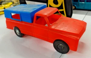 Pickup Chevrolet Weekender in plastica lavorata vintage - Foto 1 di 3