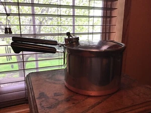Vintage Revere Ware Process Patent 3 1/2 Qt Pressure Cooker - Picture 1 of 8