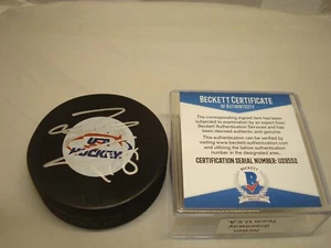 Jordan Greenway signed Team U.S.A. Hockey Puck handsigniert Beckett BAS COA 1A - Bild 1 von 3