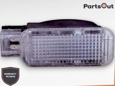 05-18 Audi A6 Quattro Panel Puerta Delantera Izquierda Cortesía Lámpara Luz 8D0-947-41 OEM Foto 1 de 3