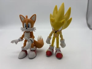 Jazwares Sonic Hedgehog Super Sonic & Tails Action Figure 3 Inch Sega - Picture 1 of 12