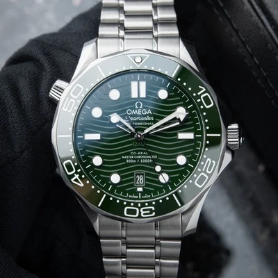 Omega Seamaster SMP Diver 300M 2 BRACELETS Green Ceramic Dial Strap 42mm Watch - Image 1 of 4