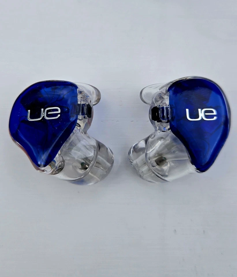 Ultimate Ears UE 18+Pro IEMs. Con cables Bluetooth personalizados Ultimate Ears. Foto 1 de 4
