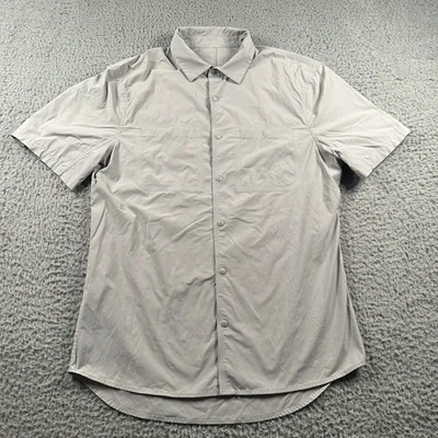Lululemon Snap To It 男式纽扣衬衫灰色中号性能通风 — 第 1/4 张图片