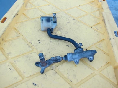 Suzuki Katana 600 GSX600F 1994 OEM freno trasero cilindro maestro con depósito Foto 1 de 4