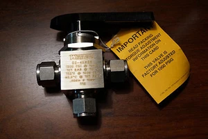 Válvula de bola de 3 vías Swagelok de 1 pieza serie 40, 4,6 CV 1/2 pulgada Válvula de tubo (SS-45XS8) - Imagen 1 de 4