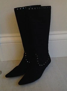 BLACK SUEDE KNEE HIGH LADIES BOOTS SIZE 38 ZIP OPENING STUDS EMBELLISHED  - Picture 1 of 7