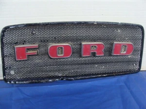 Mascherina trattore Ford in metallo - Picture 1 of 9