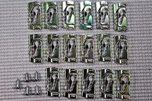 1967 CHEVROLET IMPALA B-BODY FULL-SIZE REAR BACK GLASS TRIM MOLDING CLIP SET - Imagen 1 de 2