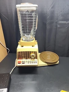Vintage Oster Regency 12 Geschwindigkeiten Küchencenter getestet - Bild 1 von 5
