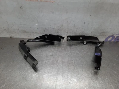 22 2022 INFINITI Q50 SENSORY 3.0L HOOD HINGE SET - Image 1 of 4