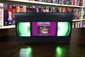 Goosebumps: Be Careful What You Wish For... VHS Lamp + Remote - Imagen 1 de 2