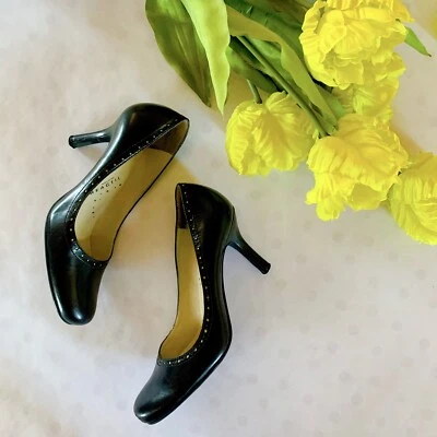 Zapatos de salón Kenneth Cole Reaction Follow My Lead de cuero punta redonda para mujer, negros talla 6,5 Foto 1 de 4